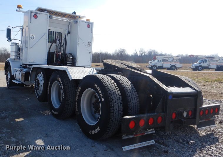 image for item HX9117 2009 Kenworth T800  semi truck