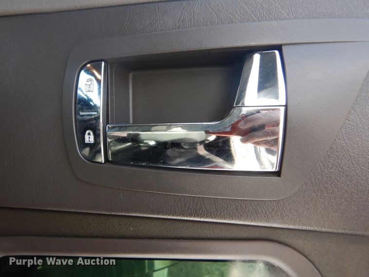 image for item HX9117 2009 Kenworth T800  semi truck