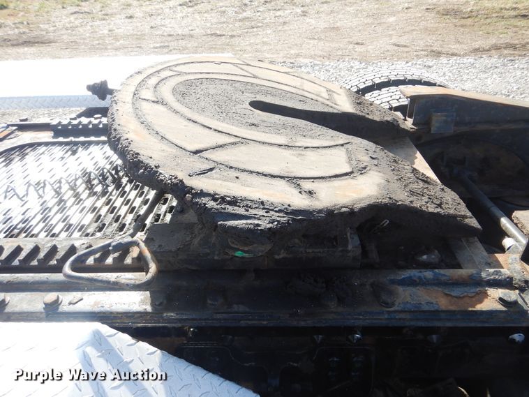 image for item HX9117 2009 Kenworth T800  semi truck