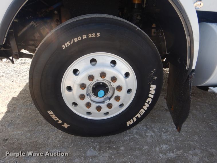 image for item HX9117 2009 Kenworth T800  semi truck