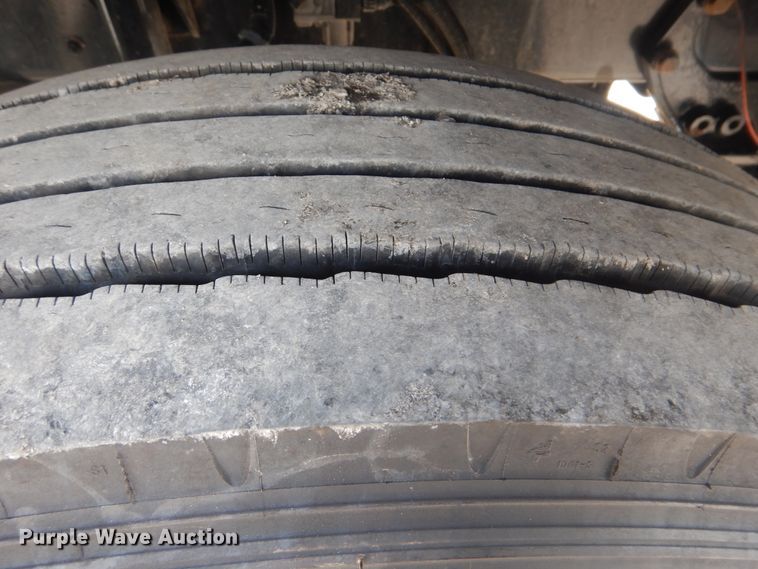 image for item HX9117 2009 Kenworth T800  semi truck