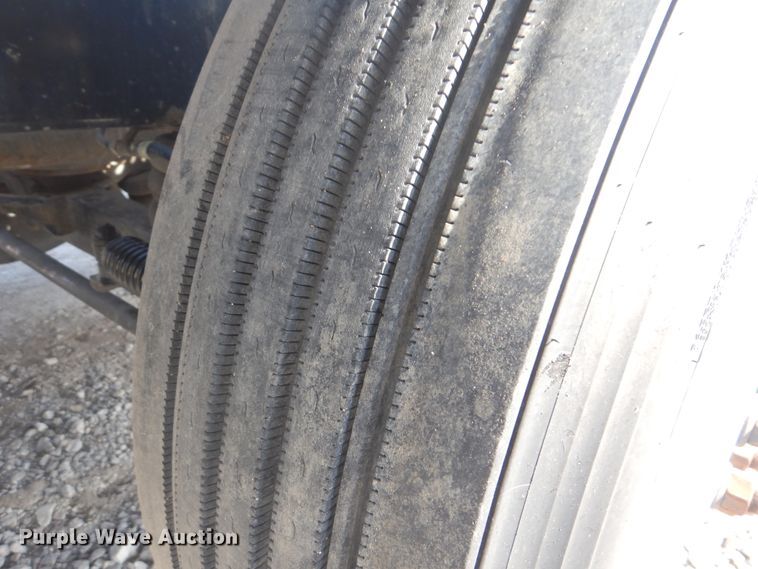 image for item HX9117 2009 Kenworth T800  semi truck