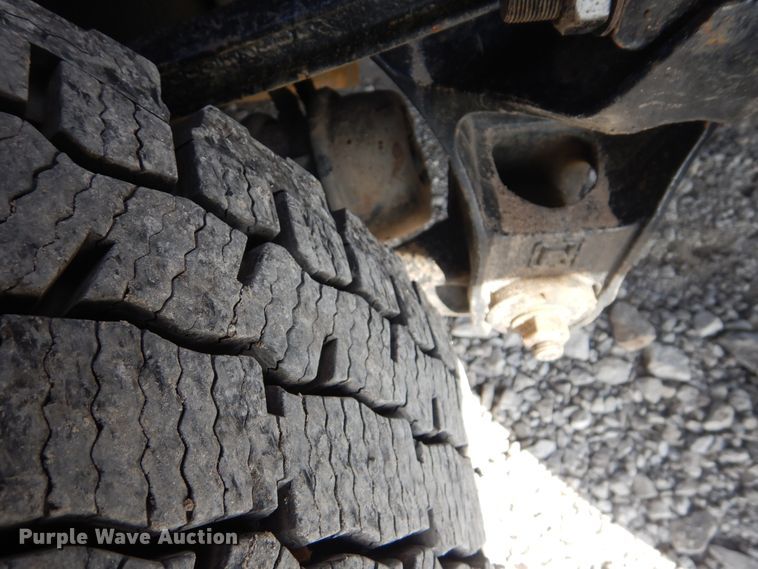 image for item HX9117 2009 Kenworth T800  semi truck