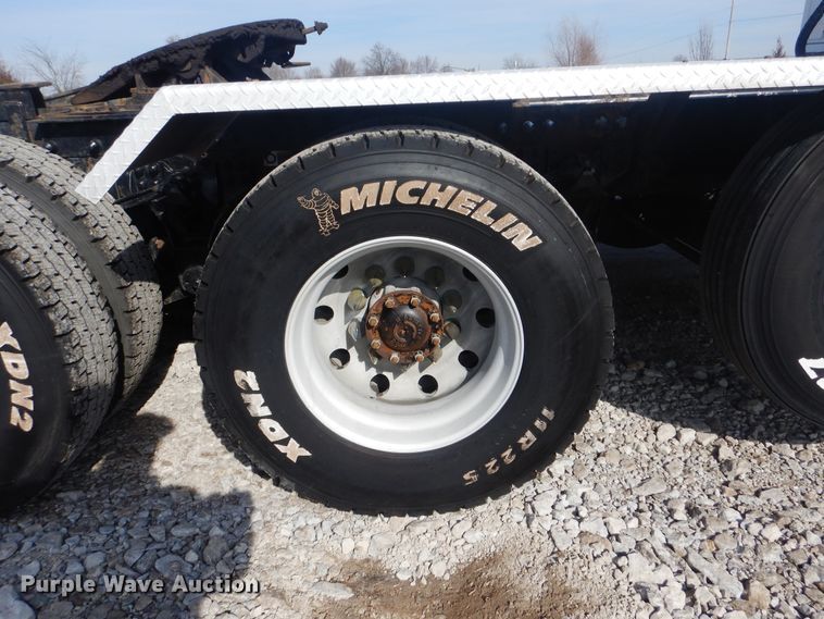 image for item HX9117 2009 Kenworth T800  semi truck