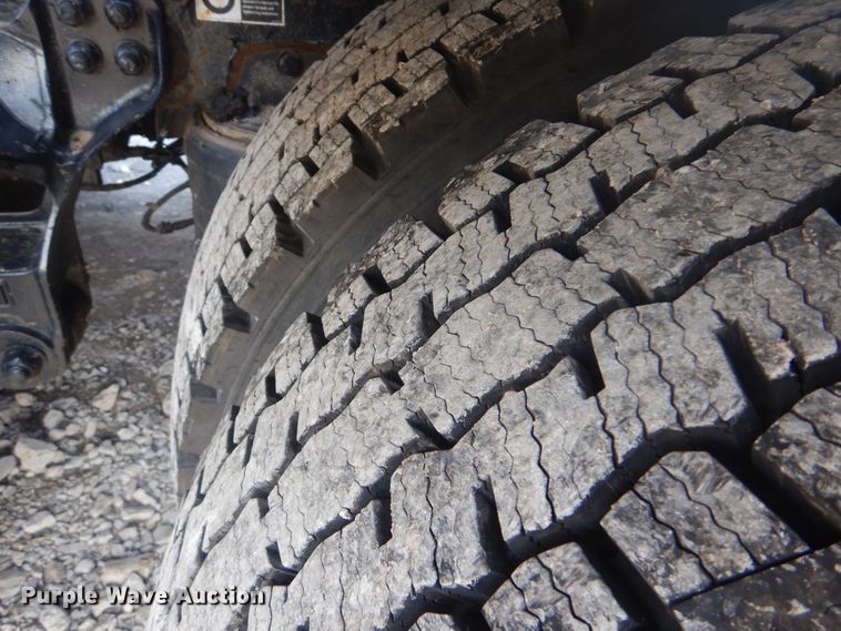 image for item HX9117 2009 Kenworth T800  semi truck