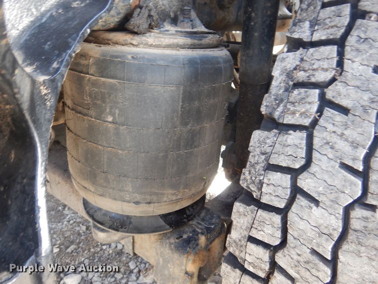 image for item HX9117 2009 Kenworth T800  semi truck