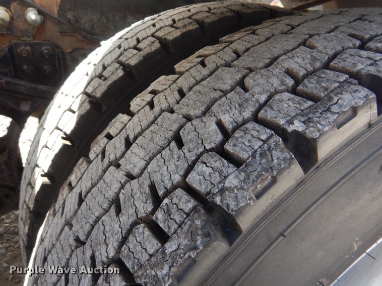 image for item HX9117 2009 Kenworth T800  semi truck