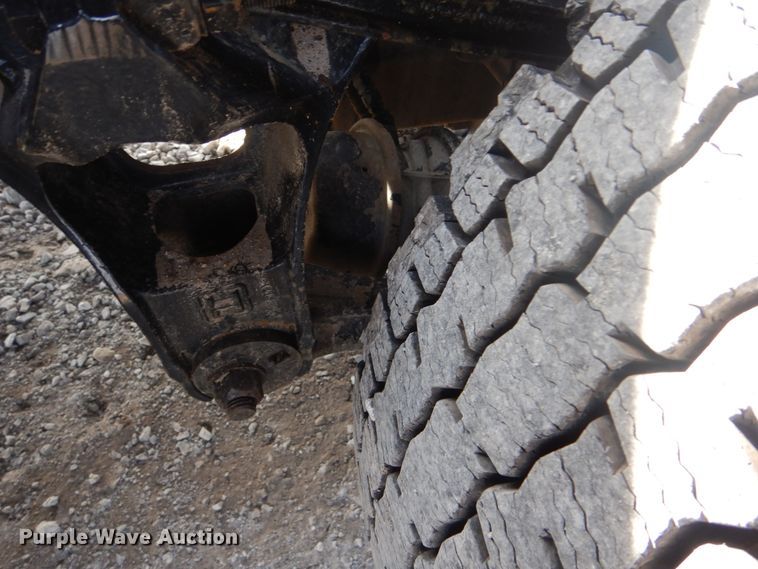 image for item HX9117 2009 Kenworth T800  semi truck