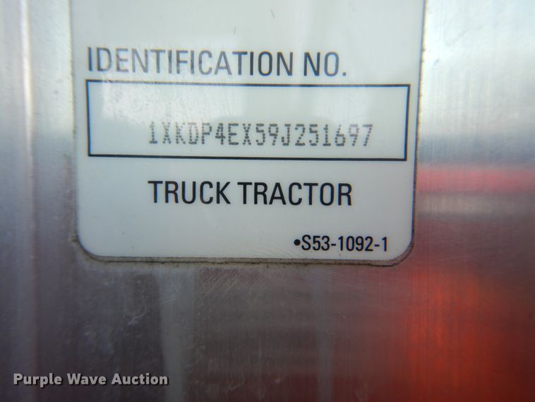 image for item HX9117 2009 Kenworth T800  semi truck