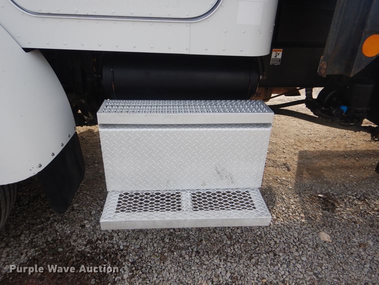 image for item HX9123 2004 Peterbilt 330  dump flatbed truck