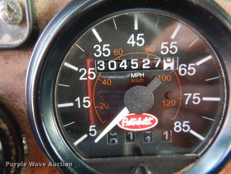 image for item HX9123 2004 Peterbilt 330  dump flatbed truck