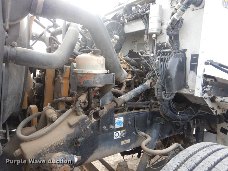 image for item HX9123 2004 Peterbilt 330  dump flatbed truck