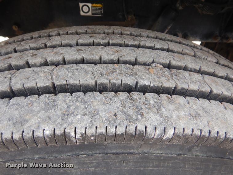 image for item HX9123 2004 Peterbilt 330  dump flatbed truck