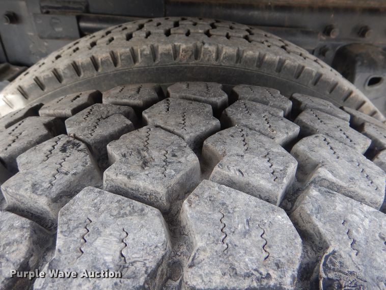 image for item HX9123 2004 Peterbilt 330  dump flatbed truck