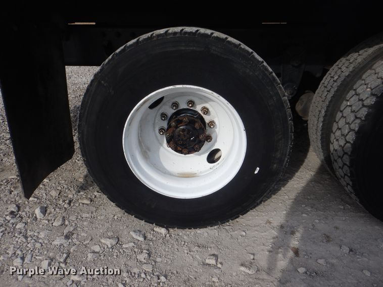 image for item HX9123 2004 Peterbilt 330  dump flatbed truck