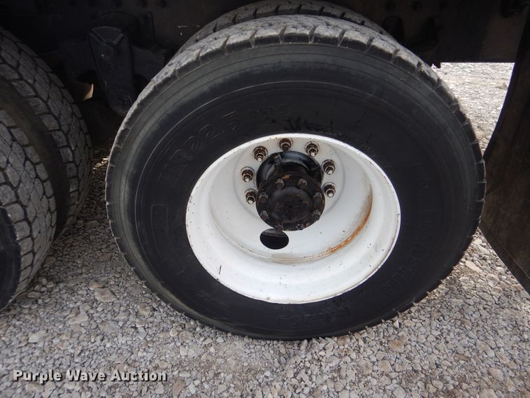 image for item HX9123 2004 Peterbilt 330  dump flatbed truck