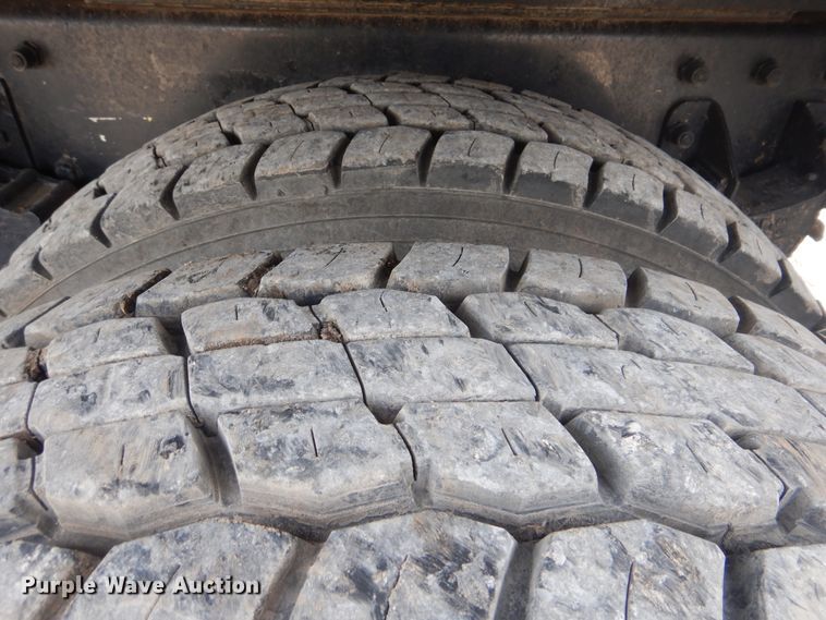 image for item HX9123 2004 Peterbilt 330  dump flatbed truck