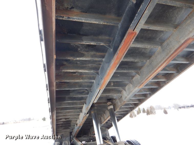 image for item HX9123 2004 Peterbilt 330  dump flatbed truck