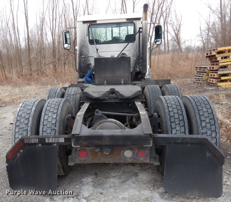 image for item HX9541 2013 Mack CXU613  semi truck