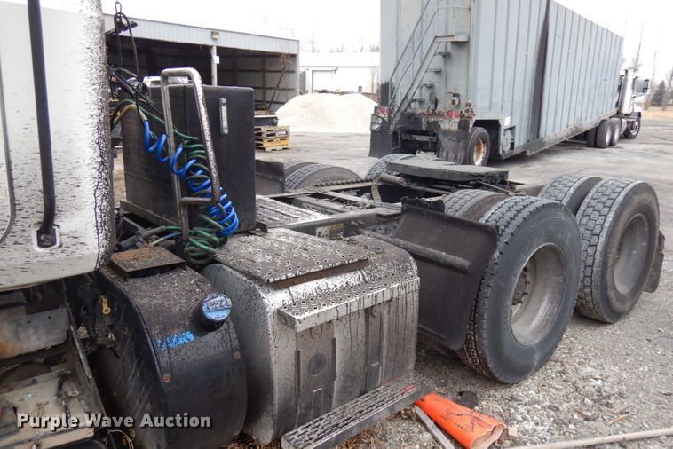 image for item HX9541 2013 Mack CXU613  semi truck