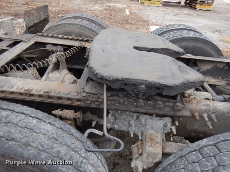 image for item HX9541 2013 Mack CXU613  semi truck