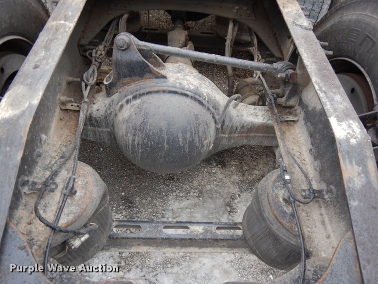 image for item HX9541 2013 Mack CXU613  semi truck