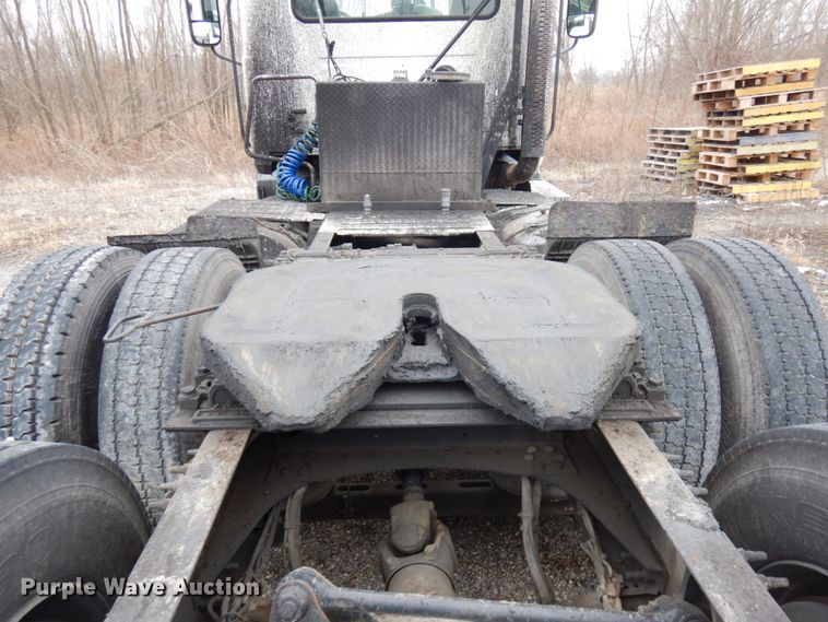 image for item HX9541 2013 Mack CXU613  semi truck