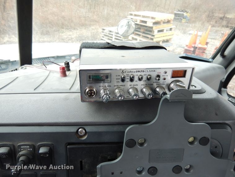 image for item HX9541 2013 Mack CXU613  semi truck