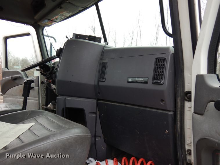 image for item HX9541 2013 Mack CXU613  semi truck