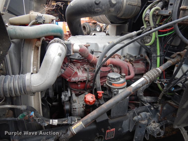 image for item HX9541 2013 Mack CXU613  semi truck