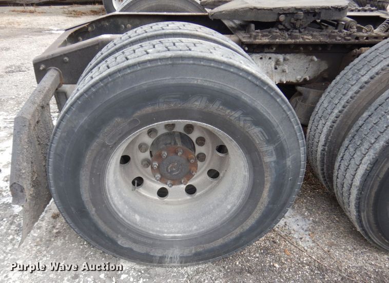 image for item HX9541 2013 Mack CXU613  semi truck