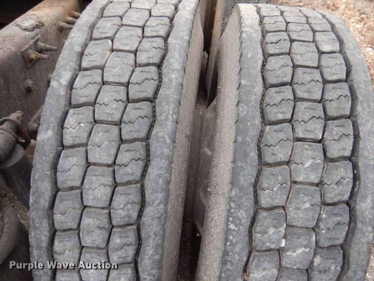 image for item HX9541 2013 Mack CXU613  semi truck