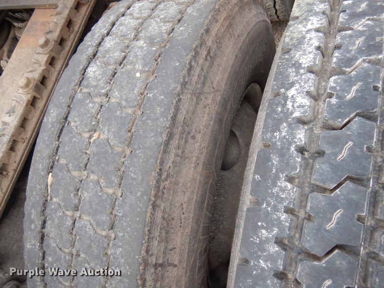 image for item HX9541 2013 Mack CXU613  semi truck