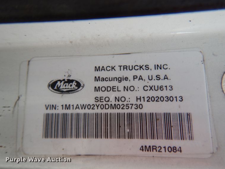 image for item HX9541 2013 Mack CXU613  semi truck
