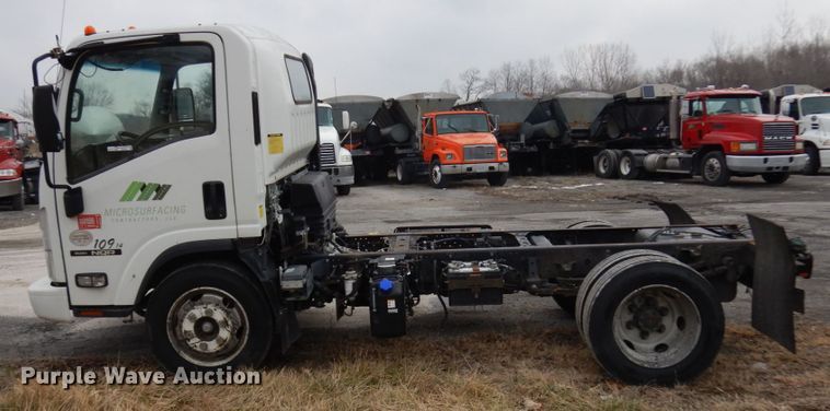 image for item HX9544 2014 Isuzu NQR  truck cab and chassis