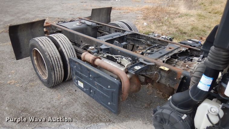 image for item HX9544 2014 Isuzu NQR  truck cab and chassis