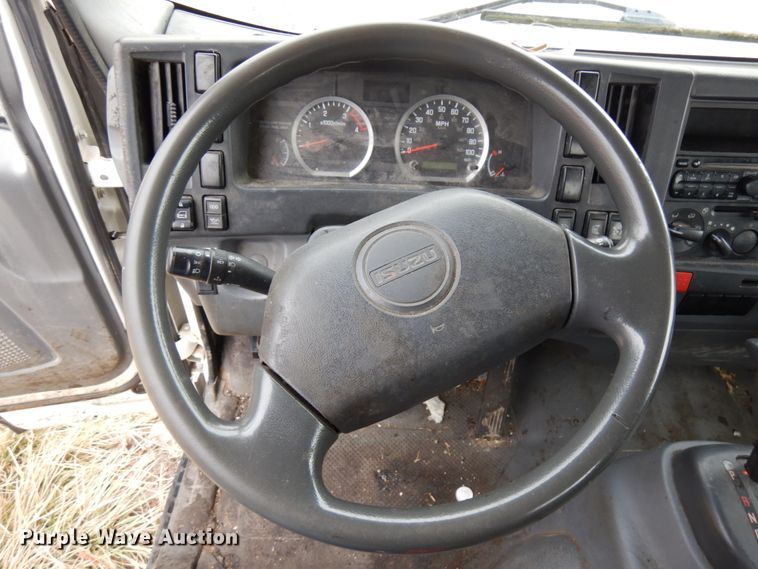 image for item HX9544 2014 Isuzu NQR  truck cab and chassis