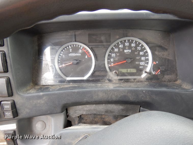 image for item HX9544 2014 Isuzu NQR  truck cab and chassis