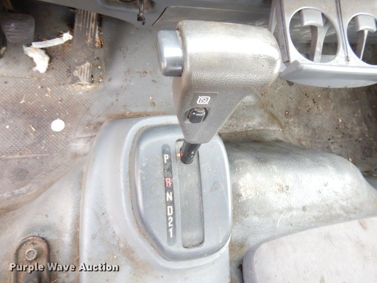 image for item HX9544 2014 Isuzu NQR  truck cab and chassis