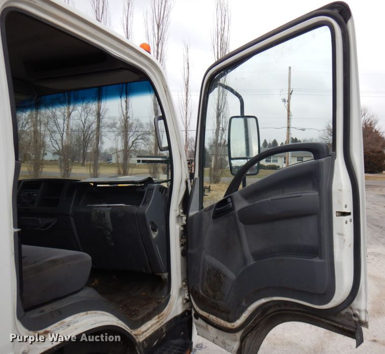 image for item HX9544 2014 Isuzu NQR  truck cab and chassis