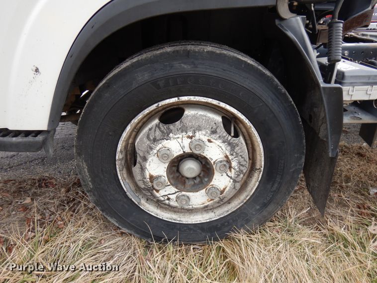 image for item HX9544 2014 Isuzu NQR  truck cab and chassis