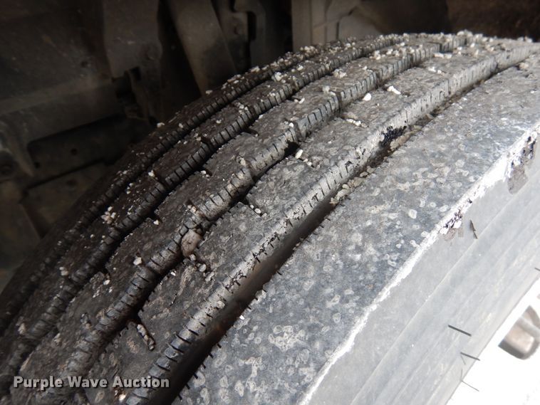 image for item HX9544 2014 Isuzu NQR  truck cab and chassis