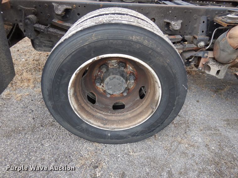 image for item HX9544 2014 Isuzu NQR  truck cab and chassis