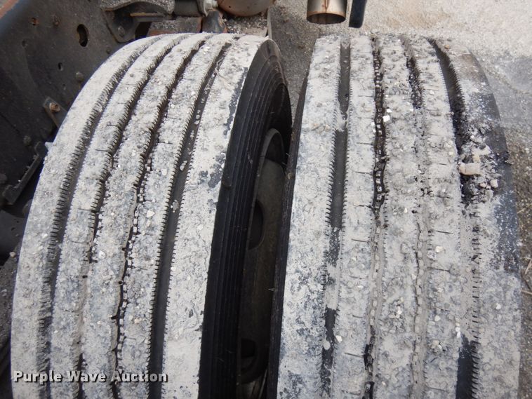 image for item HX9544 2014 Isuzu NQR  truck cab and chassis