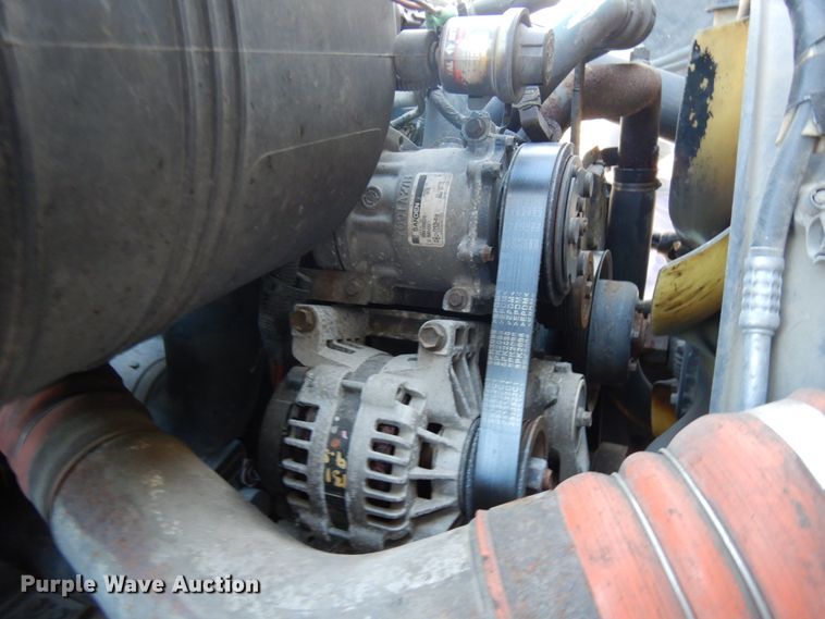 image for item HX9550 2007 International 4300  tank truck