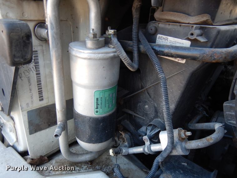 image for item HX9550 2007 International 4300  tank truck