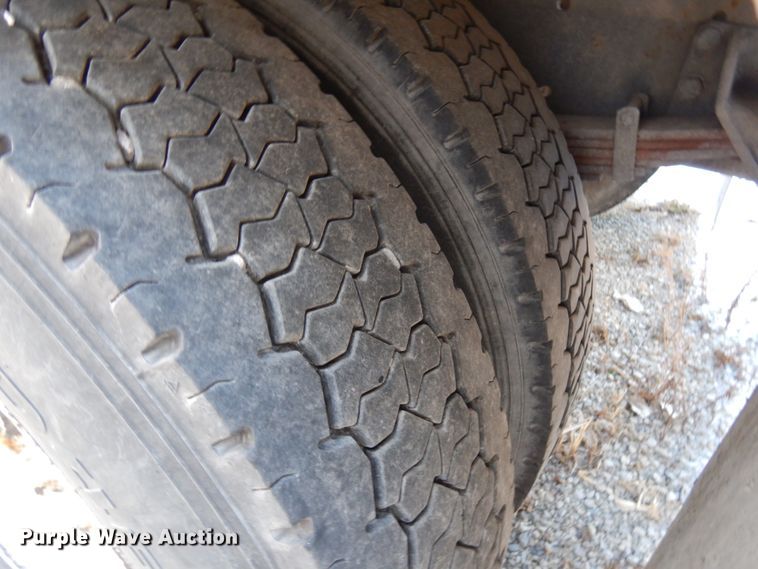 image for item HX9550 2007 International 4300  tank truck