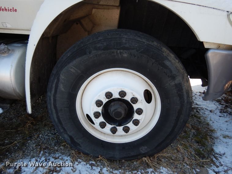 image for item HX9550 2007 International 4300  tank truck