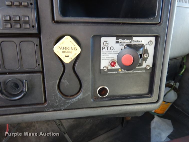 image for item HX9550 2007 International 4300  tank truck