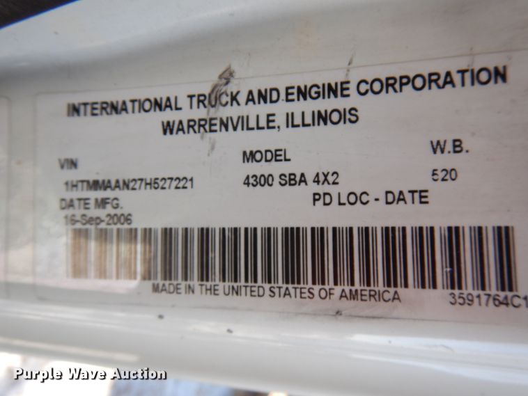 image for item HX9550 2007 International 4300  tank truck
